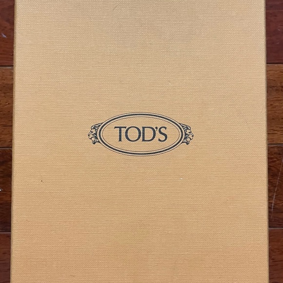 TODS black patent driving shoe moccasin. Worn once. Size 36. - Picture 1 of 6